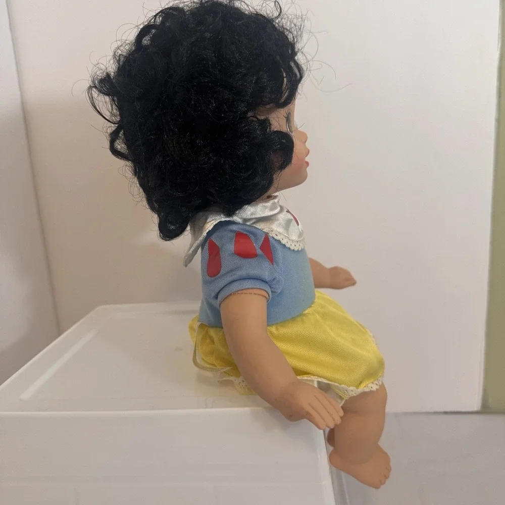 DISNEY ROYAL GIGGLES SNOW WHITE DOLL 2009 Mattel R9650 TESTED WORKS Great 13